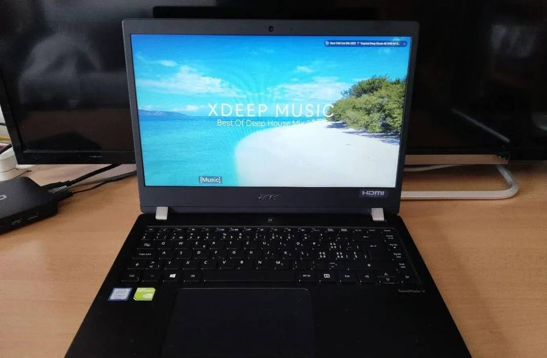 Laptop Acer TravelMate X3410 — i7 8550U, 16 GB RAM, 512 GB SSD