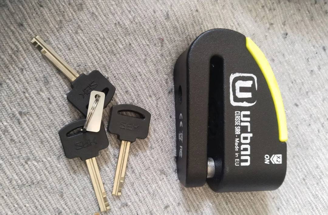 Disk-brava za motocikl Urban UR10
