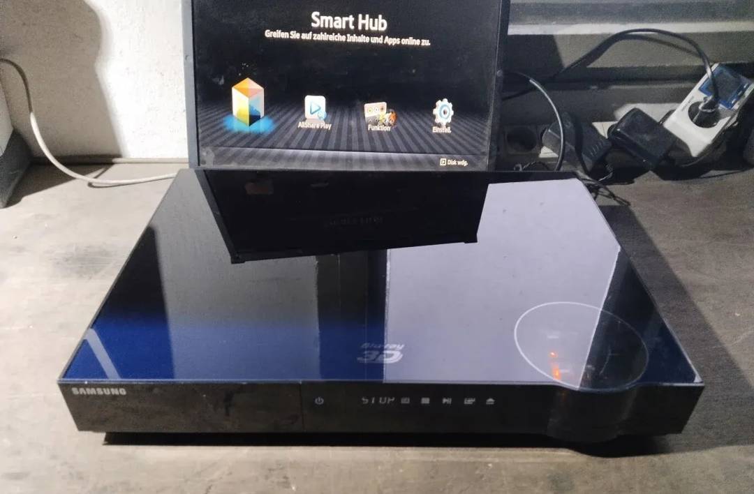 Blu-ray hišni kino Samsung HT-E6750W (nedelujoč)