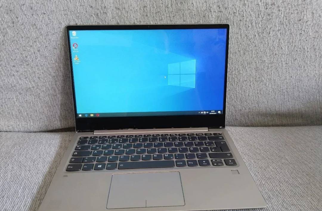 Лаптоп Lenovo IdeaPad 720S-13IKB — i7 8550U, 8 GB RAM, 512 GB SSD, 4K