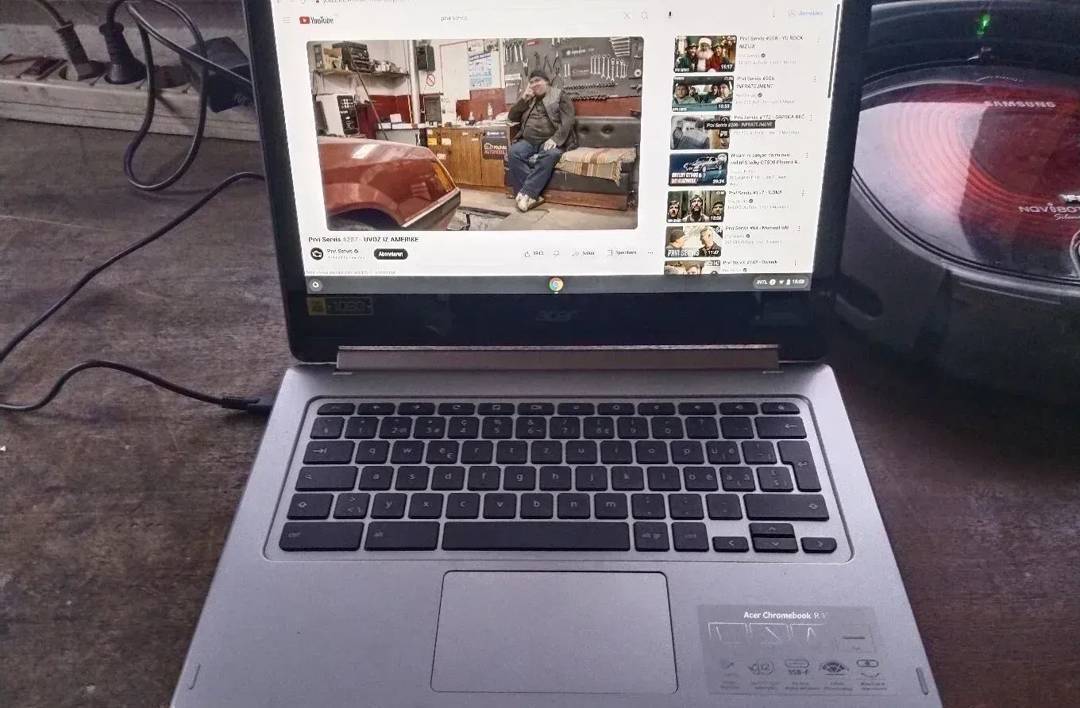 Ноутбук Acer Chromebook R13 — 4 GB RAM, 64 GB eMMC