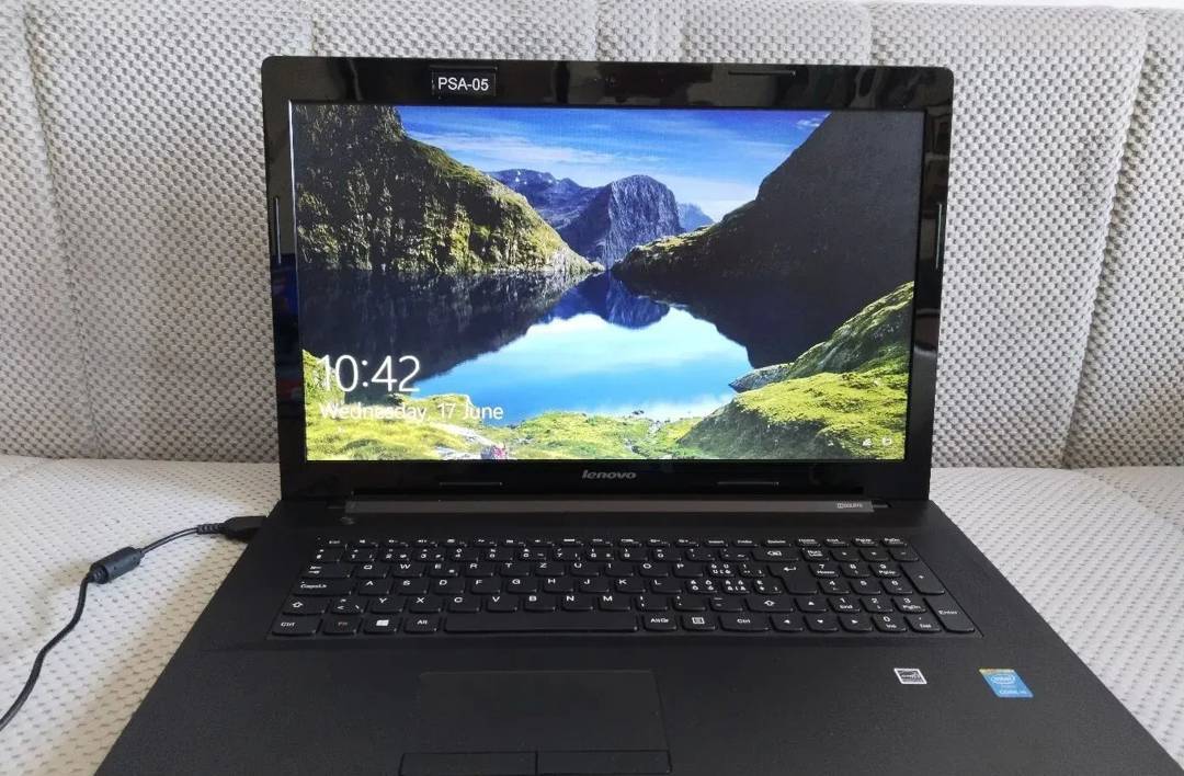 Lenovo B70-80 laptop — i5 5200U, 8 GB RAM, 1 TB HDD