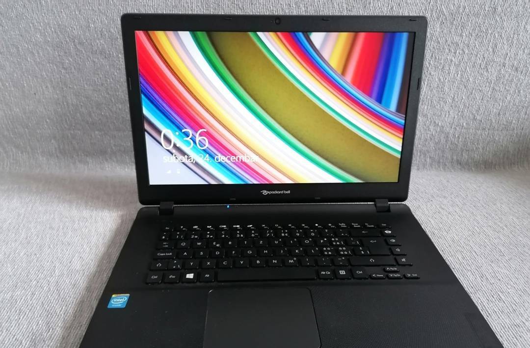 Laptop Packard Bell Z5WGM — Celeron N2930, 4 GB RAM, 750 GB HDD