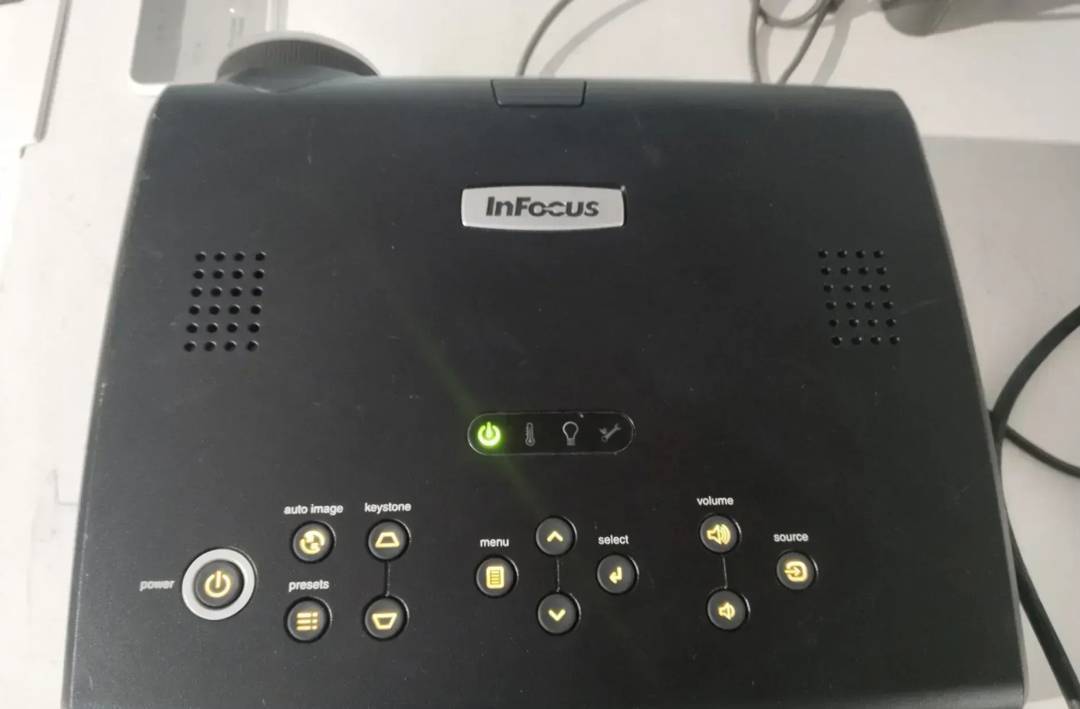 Projektor InFocus IN37EP — DLP, 3000 lm, XGA