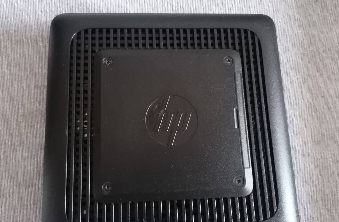Računalnik HP t520 Thin Client — AMD GX-212JC, 4 GB RAM, 8 GB SSD