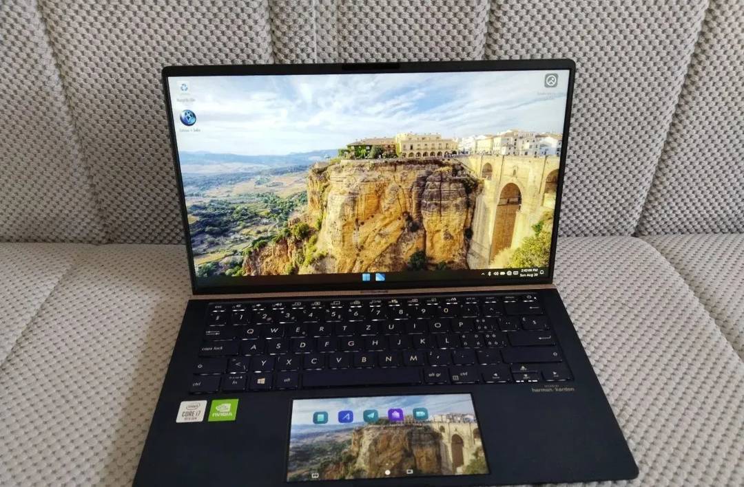Prenosnik ASUS ZenBook 14 UX434F — i7 10510U, 16 GB RAM, 500 GB SSD