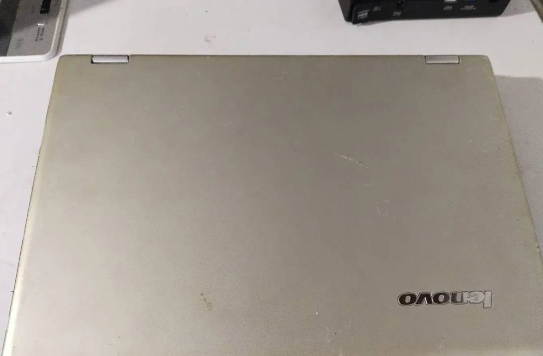 Laptop Lenovo Yoga 700-14ISK (za dijelove)