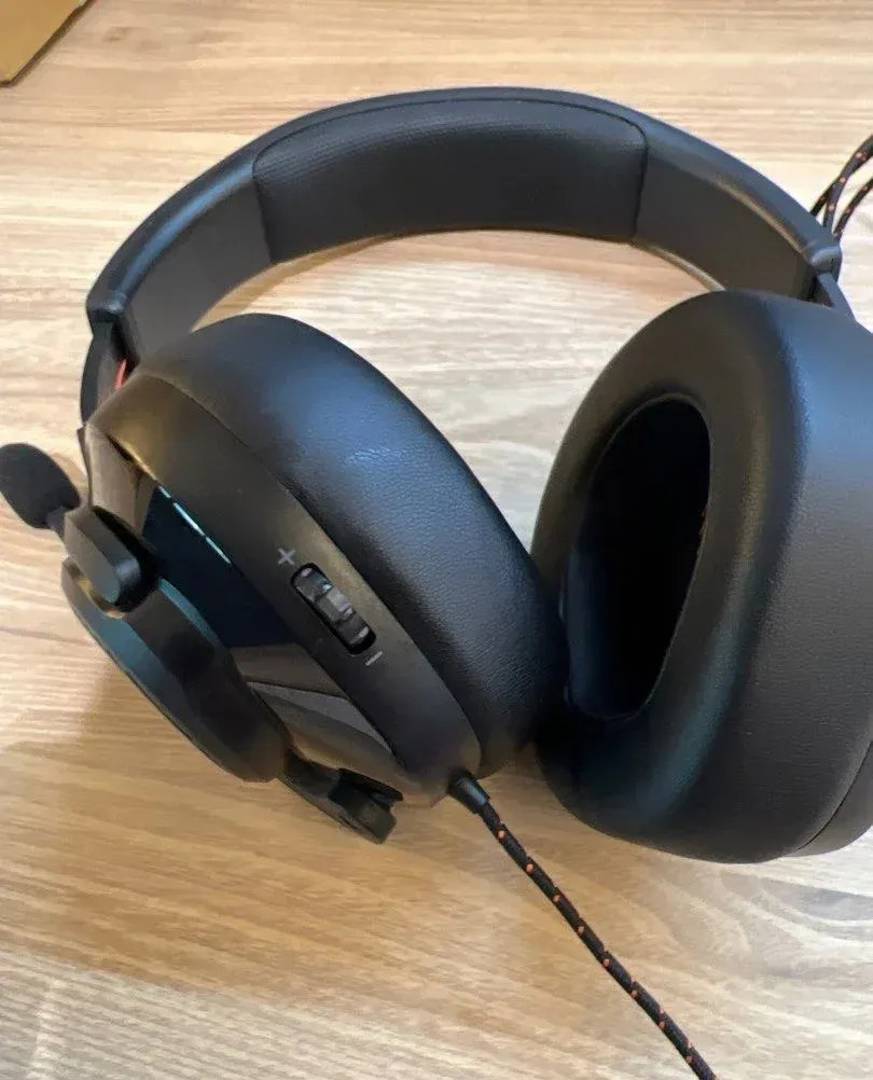 JBL Quantum 200 gaming headset