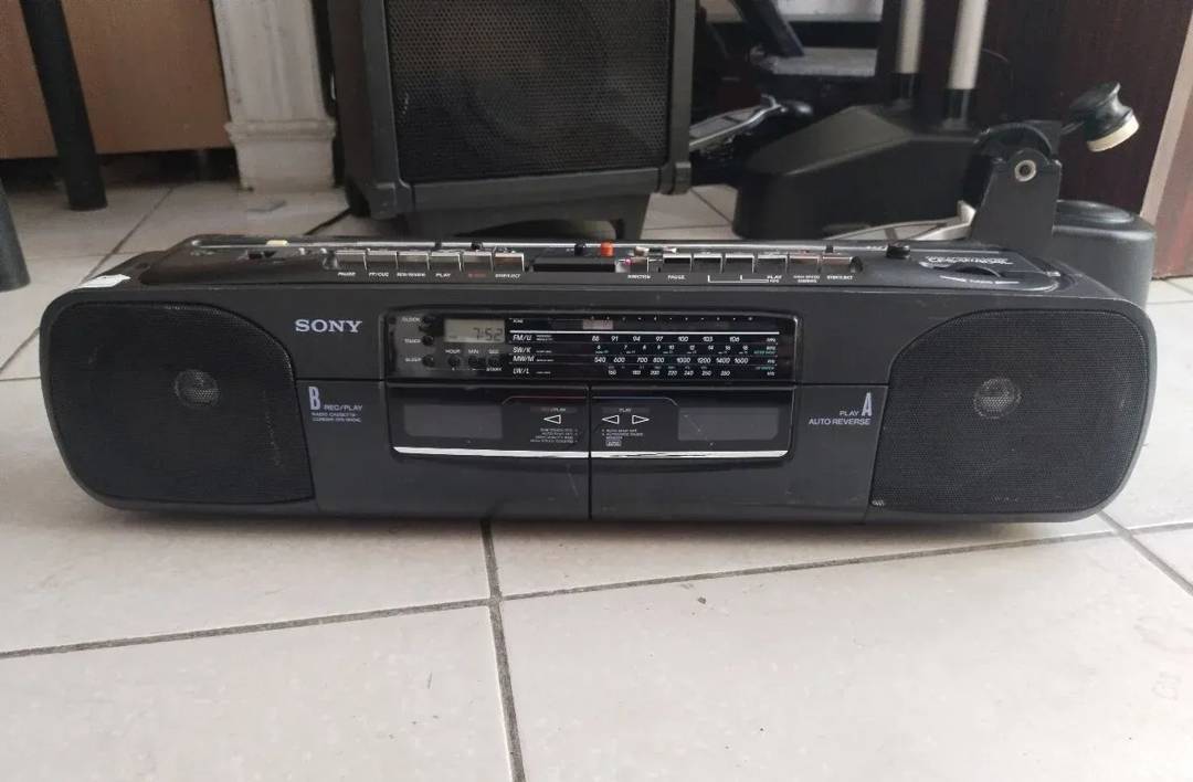 Radio s kasetofonom Sony CFD-350 — CD, radio, kasete