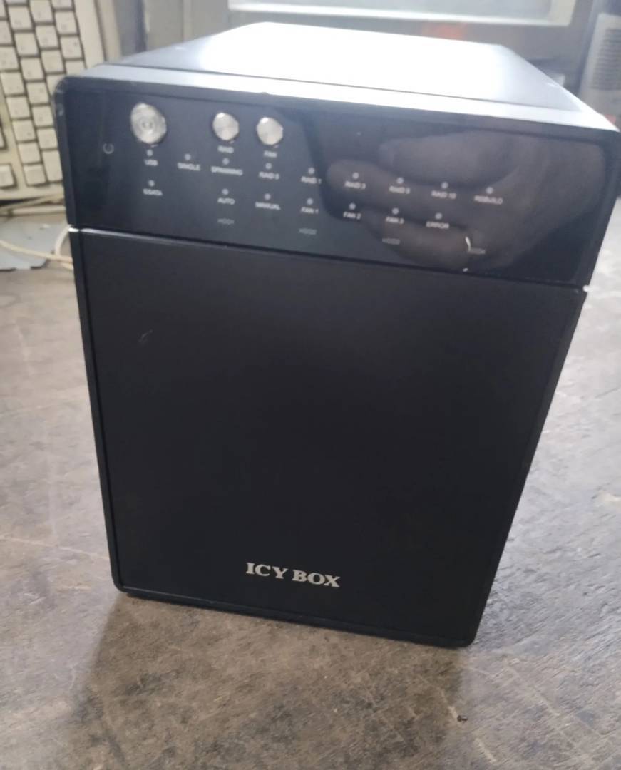Icy Box IB-RD3640SU3 drive enclosure — 4x 3.5", RAID, USB 3.0/eSATA