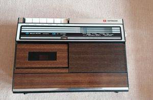 Radio s kasetofonom Hitachi KCT-1210L — Novi Sad