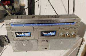 Radijski kasetofon Standard SR-9520 — Novi Sad