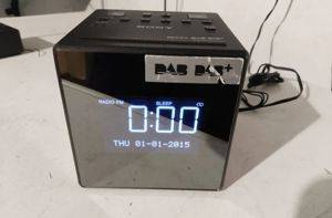 Radijska ura Sony XDR-C1DBP — DAB/DAB+/FM — Novi Sad