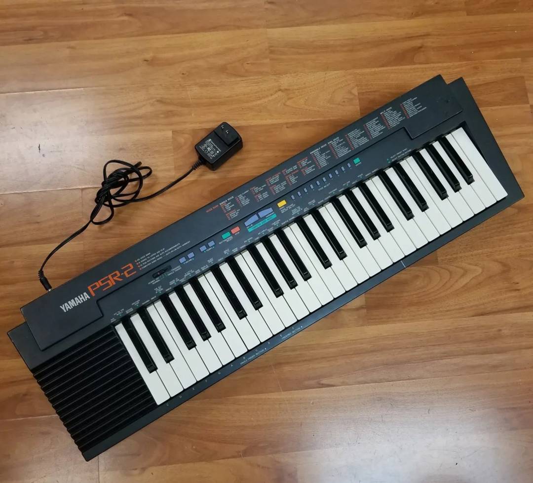 Yamaha PSR-2 arranger keyboard, 4 octaves