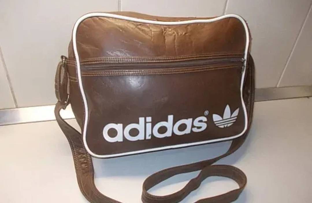 Adidas Originals Umhängetasche aus Kunstleder, 37x28x15 cm