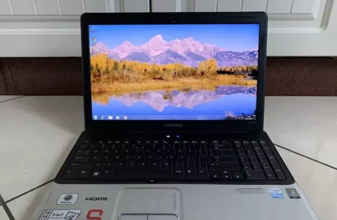 Ноутбук HP Compaq Presario CQ61 15,6" — Pentium T4200, 4 GB RAM, 320 GB