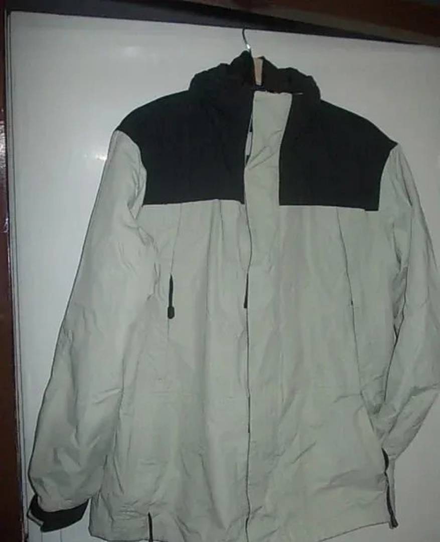Meleg kapucnis dzseki, 54-es méret (XL)