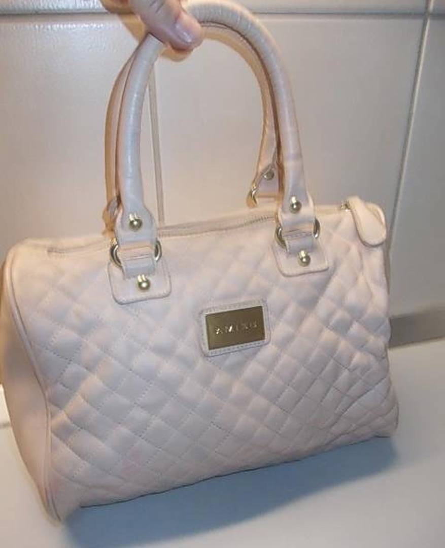 Amisu női táska, steppelt, 32x24x17 cm — fehér és fekete