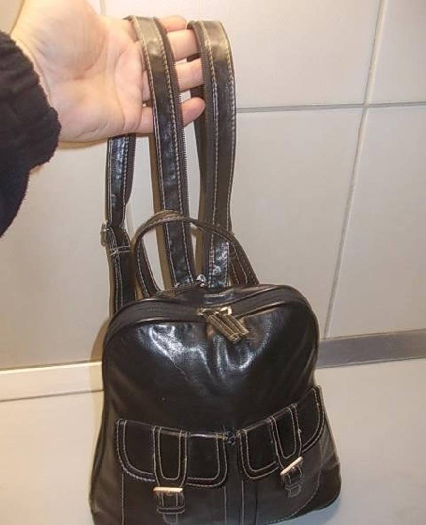 Black unisex leather backpack, 27x27x15 cm