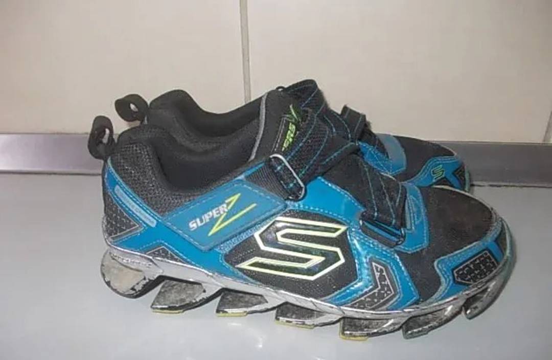 Skechers-Kindersneaker mit Klettverschluss, Gr. 33
