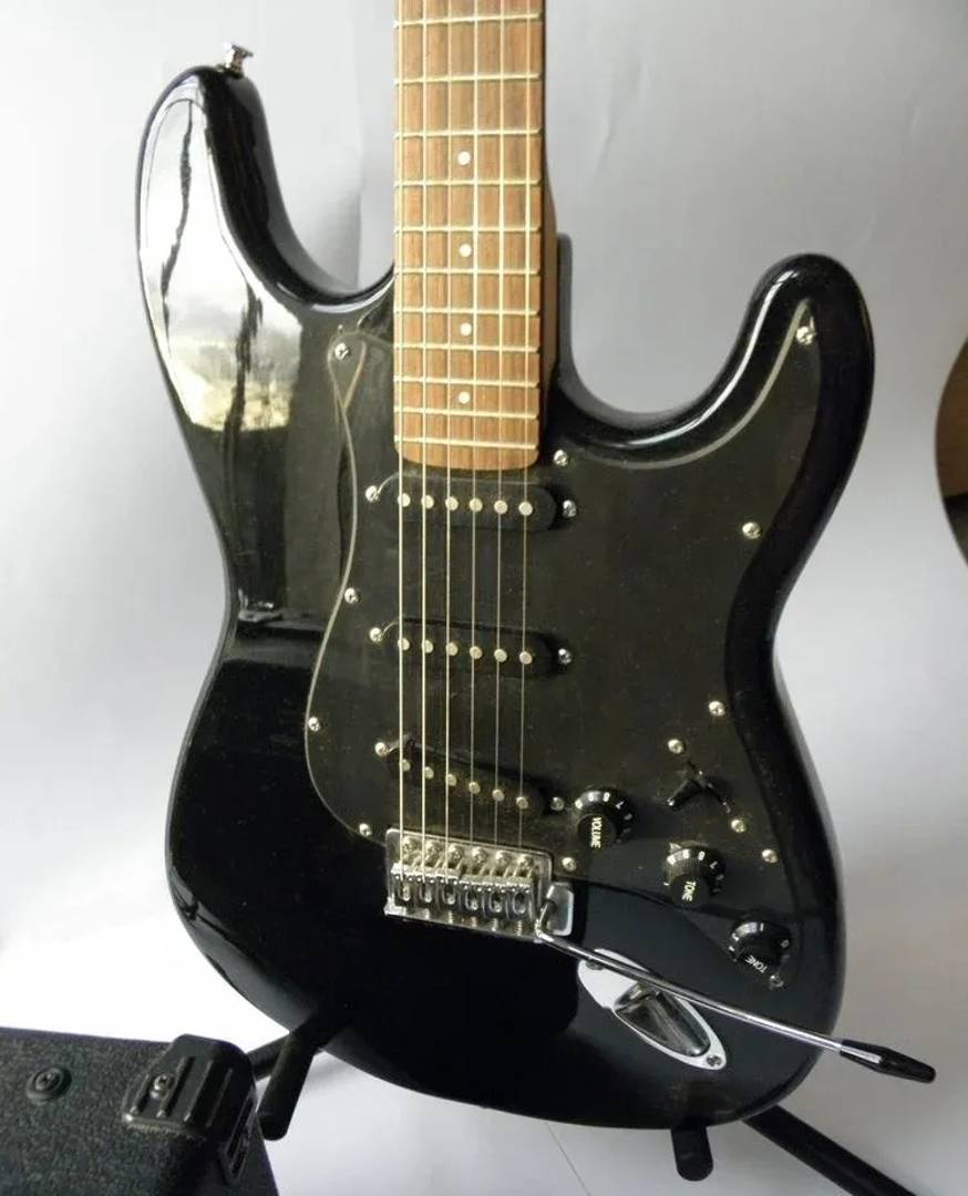 Axman elektromos gitár, Fender Stratocaster replika, fekete