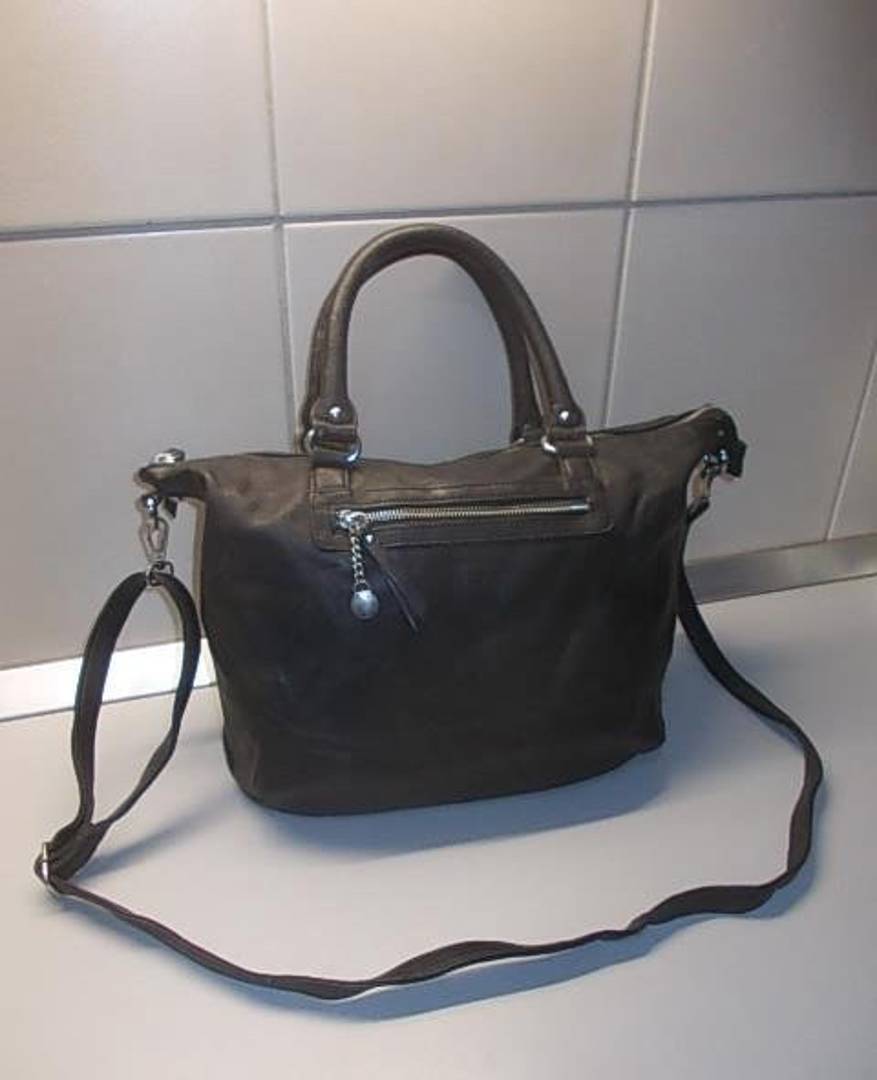 Women's leather bag, 40x31x18 cm, black, with strap