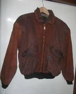 Lederjacke in ungewöhnlicher Farbe, Gr. 50 — Smederevo