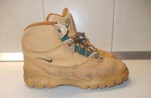 Nike Kinderstiefel, Größe 35 — Smederevo