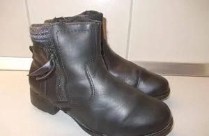 Centro-Lederstiefeletten mit Metalldetails, Gr. 37,5 — Smederevo