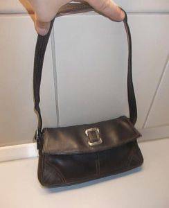 Damen-Ledertasche im Brieftaschenstil New Life 27x16x8 cm, schwarz — Smederevo