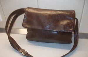 Kožna torbica preko ramena L. Credi, uniseks, 30x22x12 cm — Smederevo