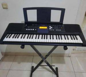 Yamaha PSR-E333 Keyboard mit Begleitautomatik, 5 Oktaven — Smederevo