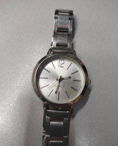 Quarzuhr im klassischen Design mit Metallarmband — Smederevo
