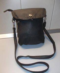 Unisex-Ledertasche Gianni 41x24x15 cm, schwarz, vielseitig — Smederevo