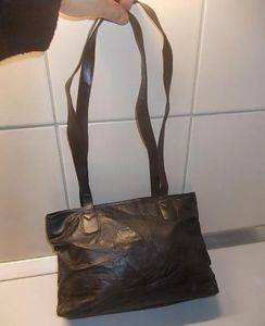Damentasche aus echtem Leder, 36x22x15 cm, schwarz — Smederevo