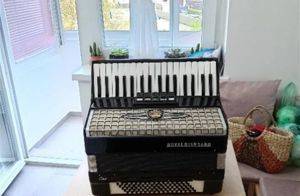 Acordeon Royal Standard Kapelo, 80 de bași, 5+3 registre — Smederevo