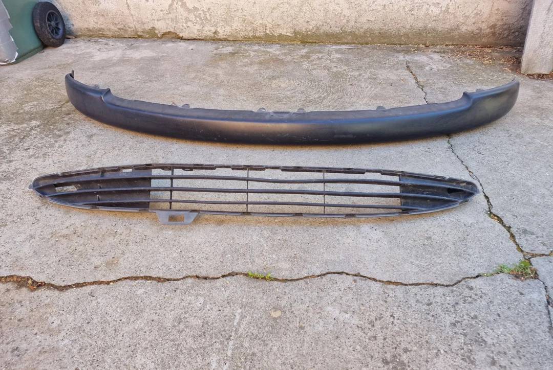 Grilă și ornament bară față Peugeot 206