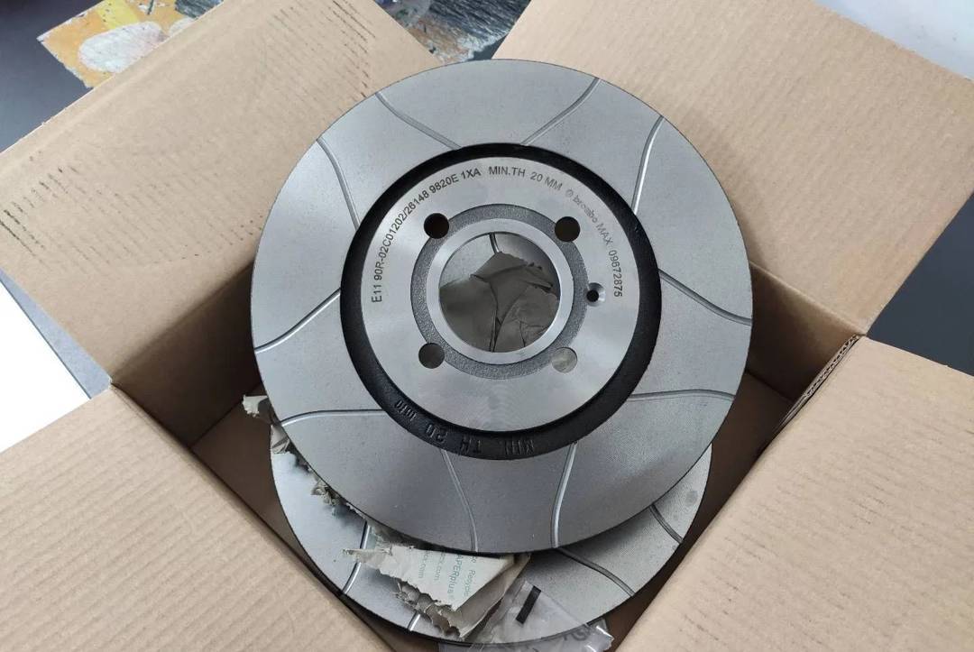 Передні диски та колодки Brembo Max VW Golf II, Corrado / Seat Ibiza