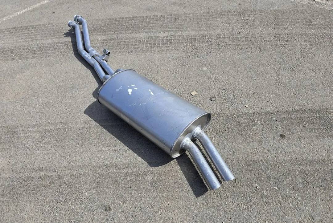 Stražnji lonac ispuha BMW 3 E30 325i/325ix 18101719238