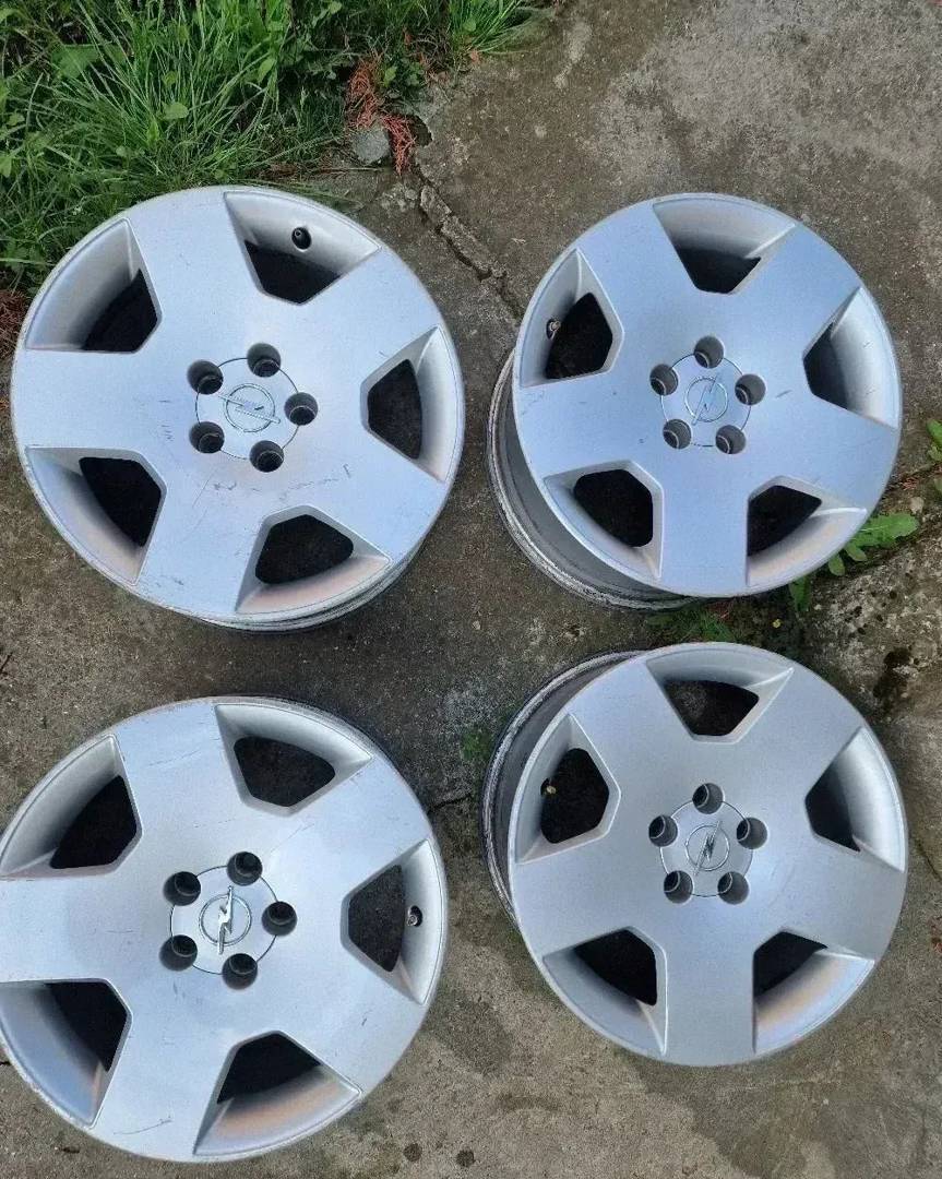 Alu felne Intra 7,5Jx17 5x110 ET39 Opel Omega MV6