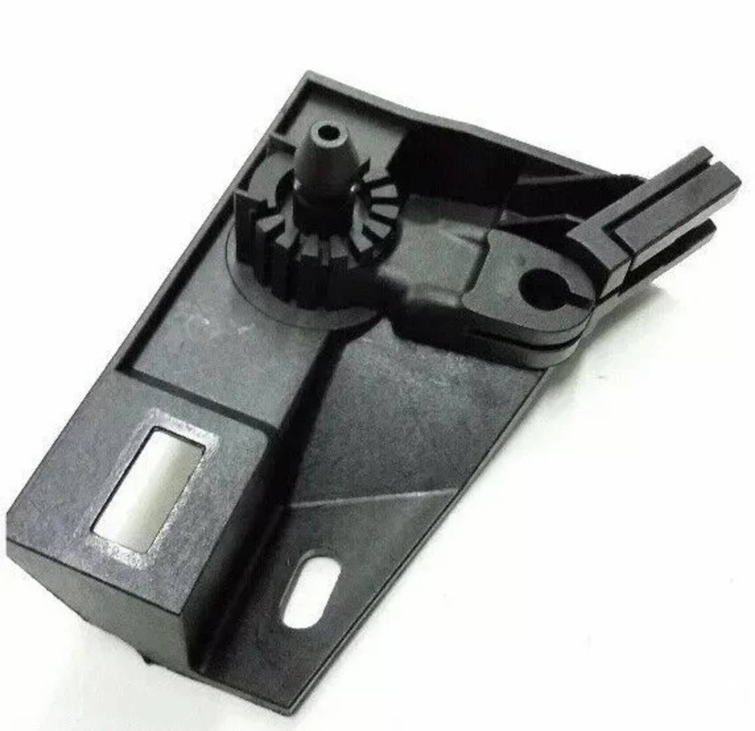 Nosač ručice za otvaranje haube VW / Audi / Seat 1K1823633B