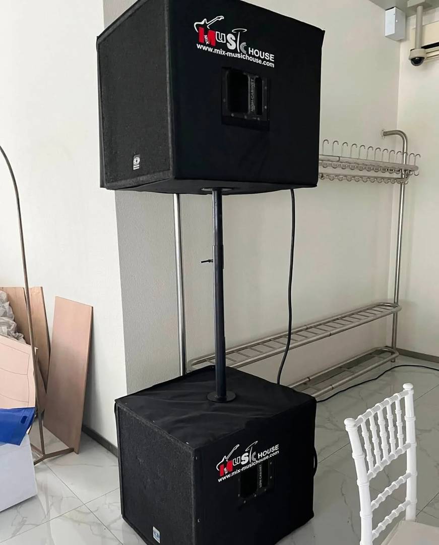 Dynacord Forum Line komplett hangrendszer: 4 × F12CWH, 4 × F17 PWH, XA1, XA2600