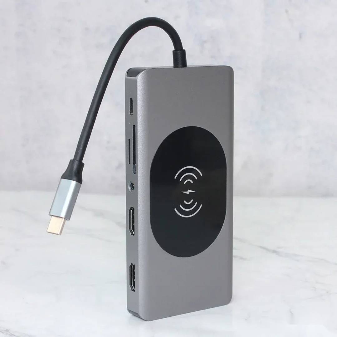 USB-C hub 2× HDMI, VGA, Gigabit LAN