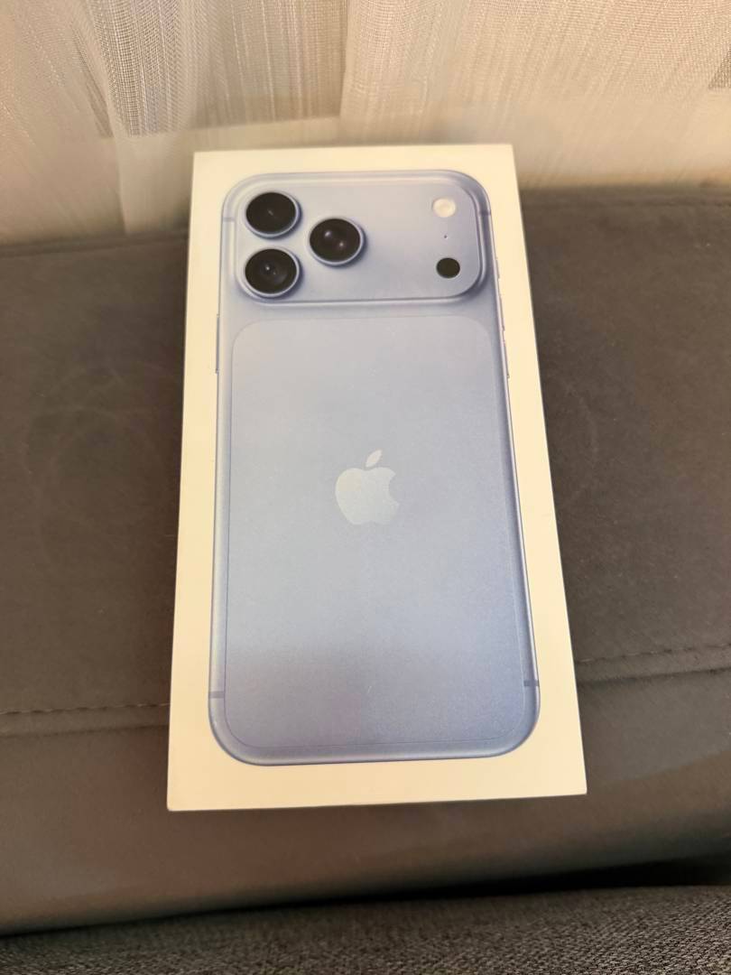 iPhone 18 Pro Max 256GB Glacier