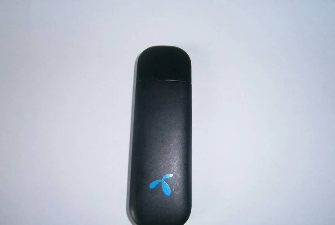 USB modem ZTE MF667 3G — otključan, do 21,6 Mb/s