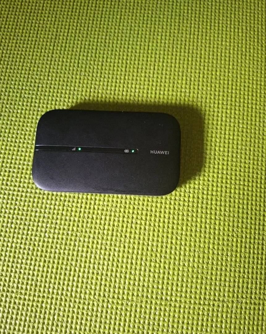 MiFi ruter Huawei E5576 4G LTE — otključan, baterija 1500 mAh