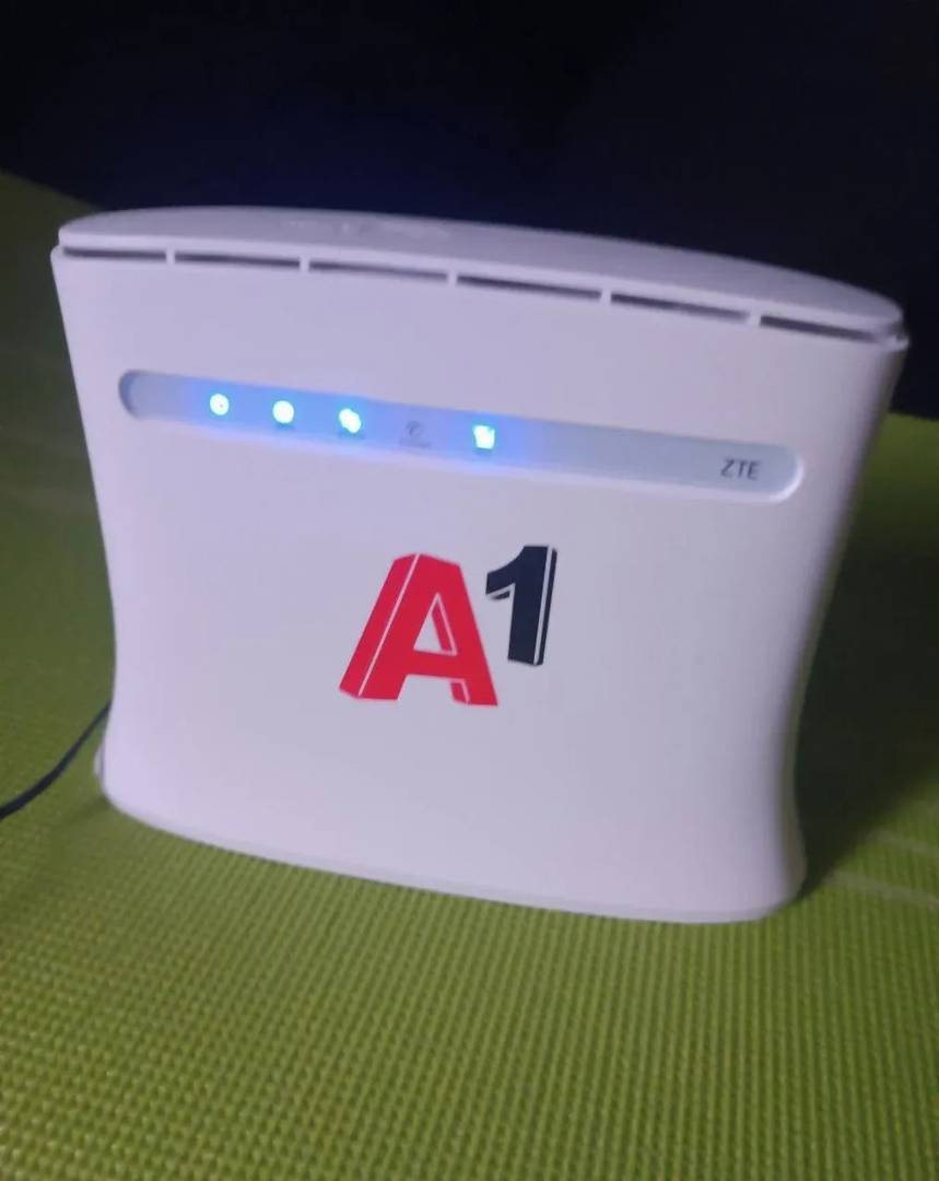 Wi-Fi ruter ZTE MF283U 4G LTE — otključan, 4 × LAN, do 32 uređaja