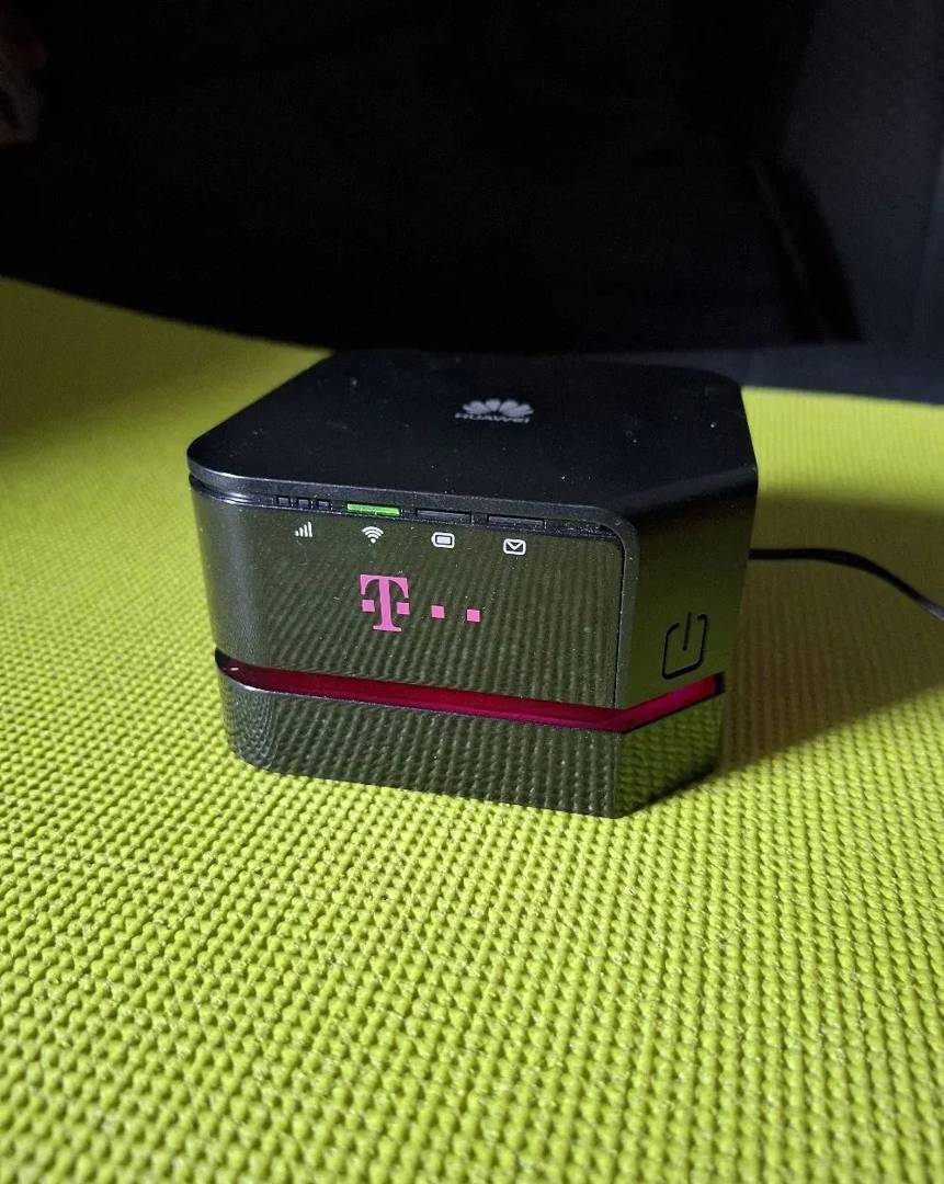 Wi-Fi ruter Huawei E5170 4G LTE — otključan, LAN, do 32 uređaja