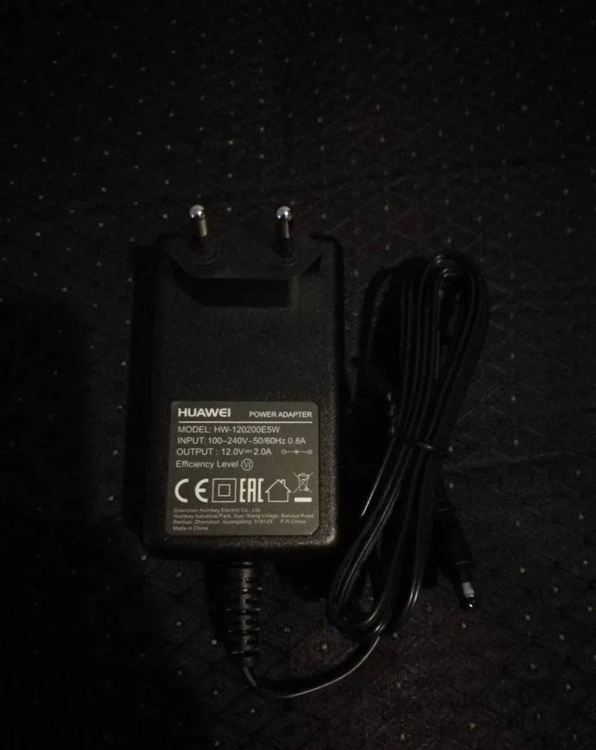 Adapter Huawei 12 V 2 A — za napajanje rutera