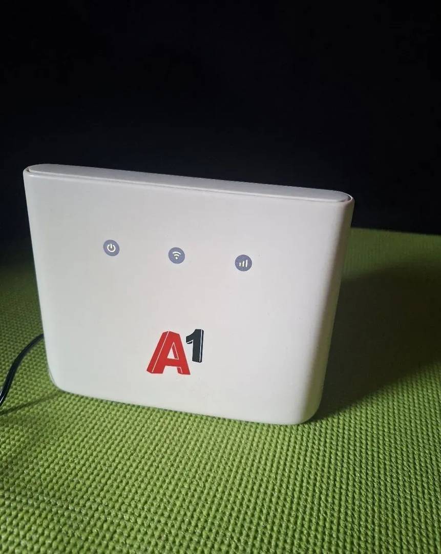 Wi-Fi ruter ZTE MF293N 4G LTE — otključan, LAN, do 32 uređaja